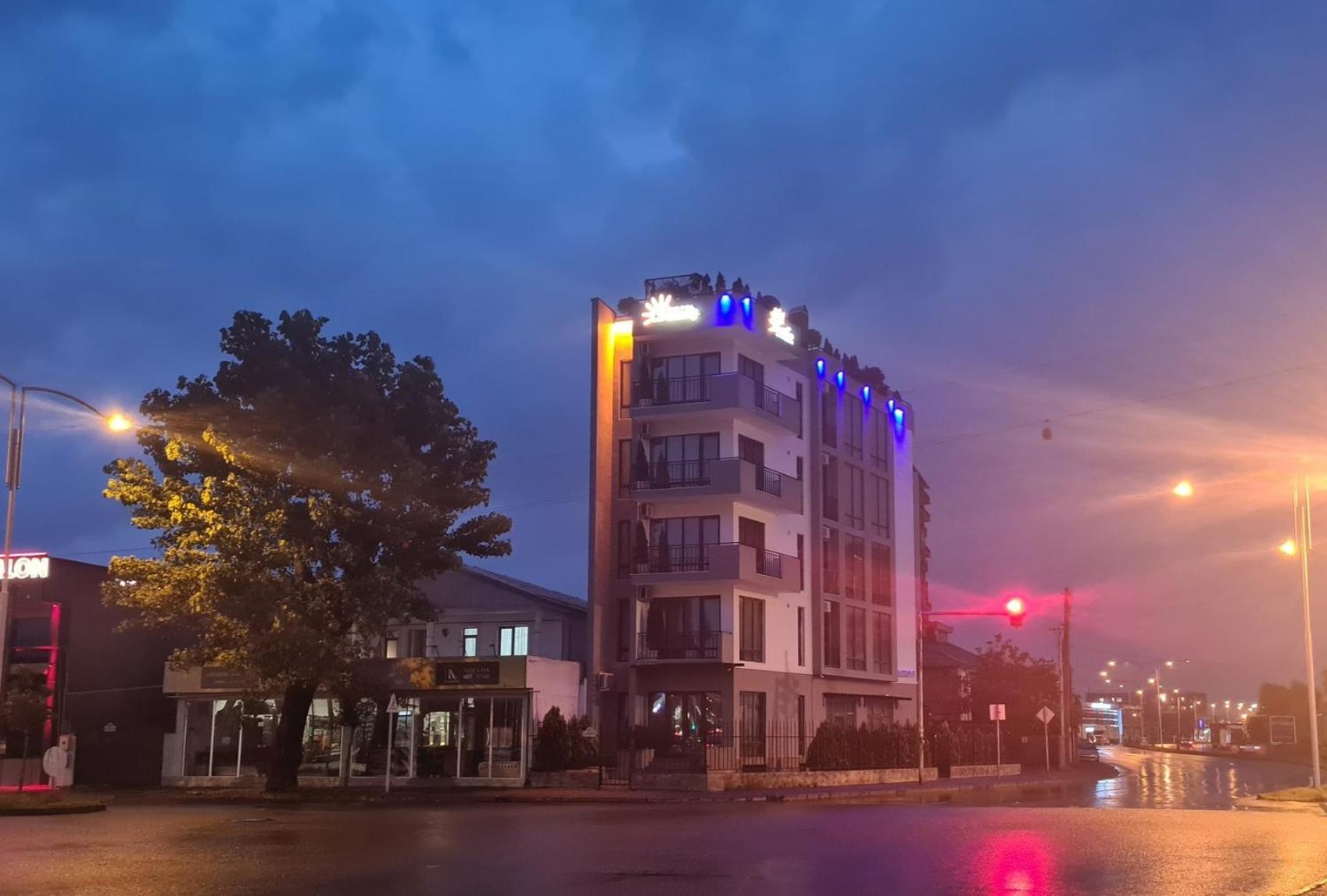 Hotel Sunny Batumi Exteriör bild