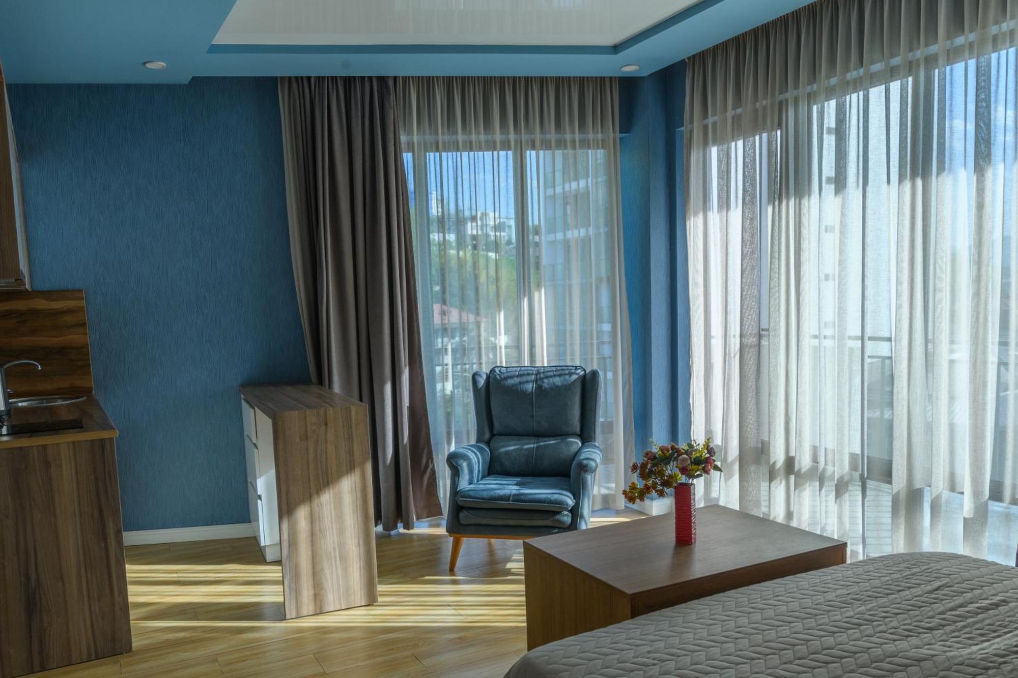 Hotel Sunny Batumi Exteriör bild